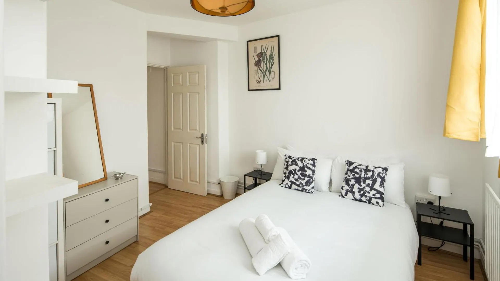 Stylish 2Bd Flat With Balcony Near Stepney Green London