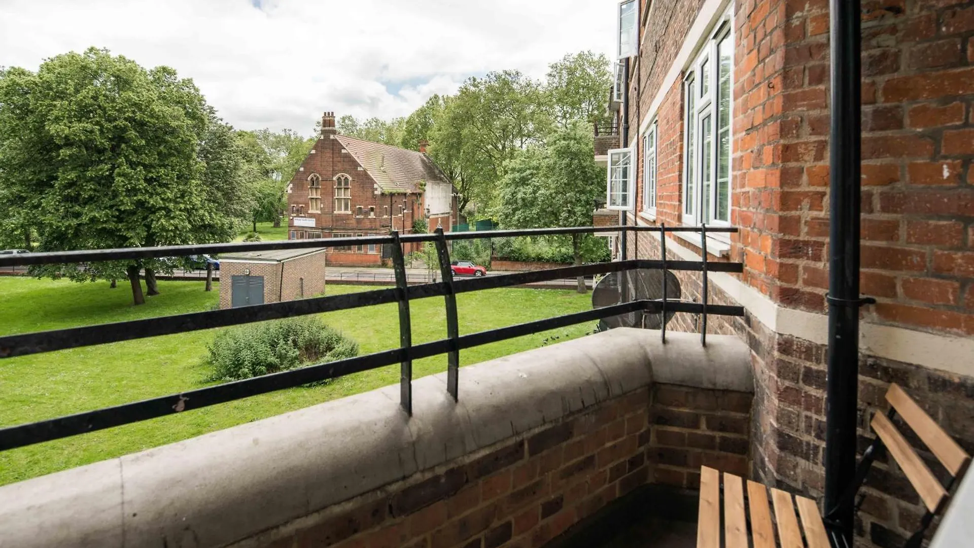 Apartment Stylish 2Bd Flat With Balcony Near Stepney Green London United Kingdom