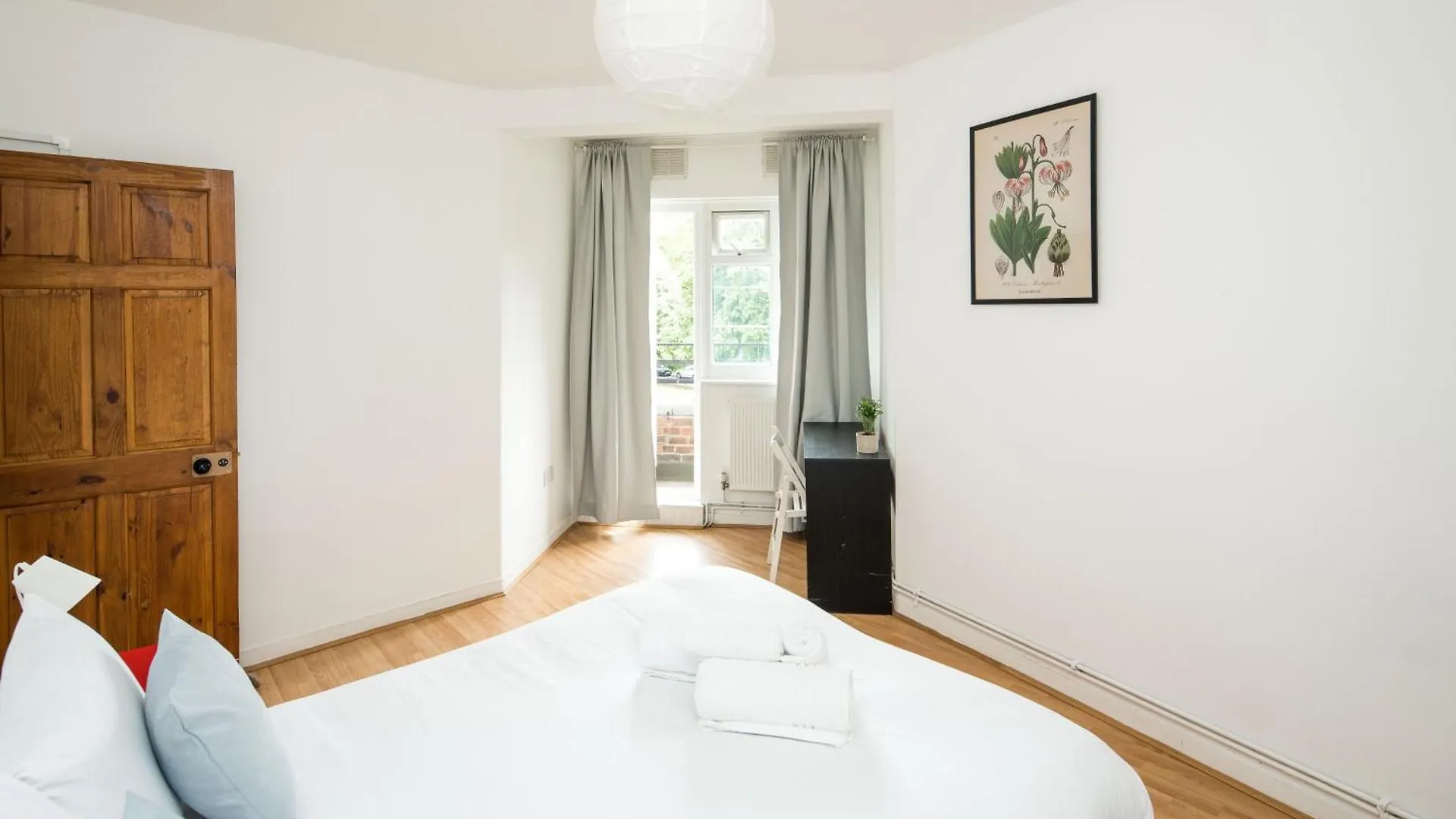 Stylish 2Bd Flat With Balcony Near Stepney Green London United Kingdom