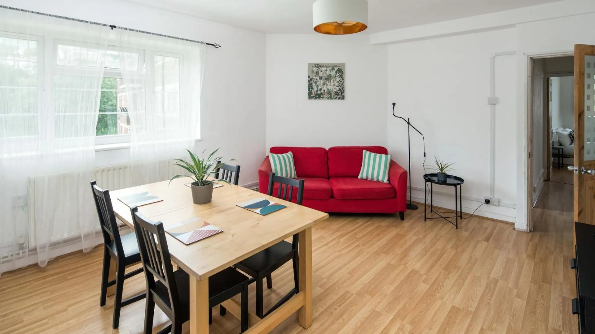 Stylish 2Bd Flat With Balcony Near Stepney Green London 0*,